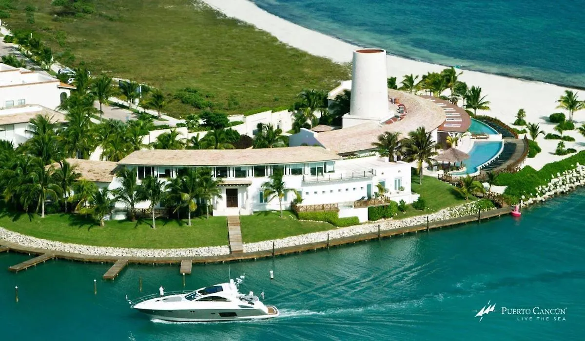 The Shark Tower Cancun Apartment 0*,